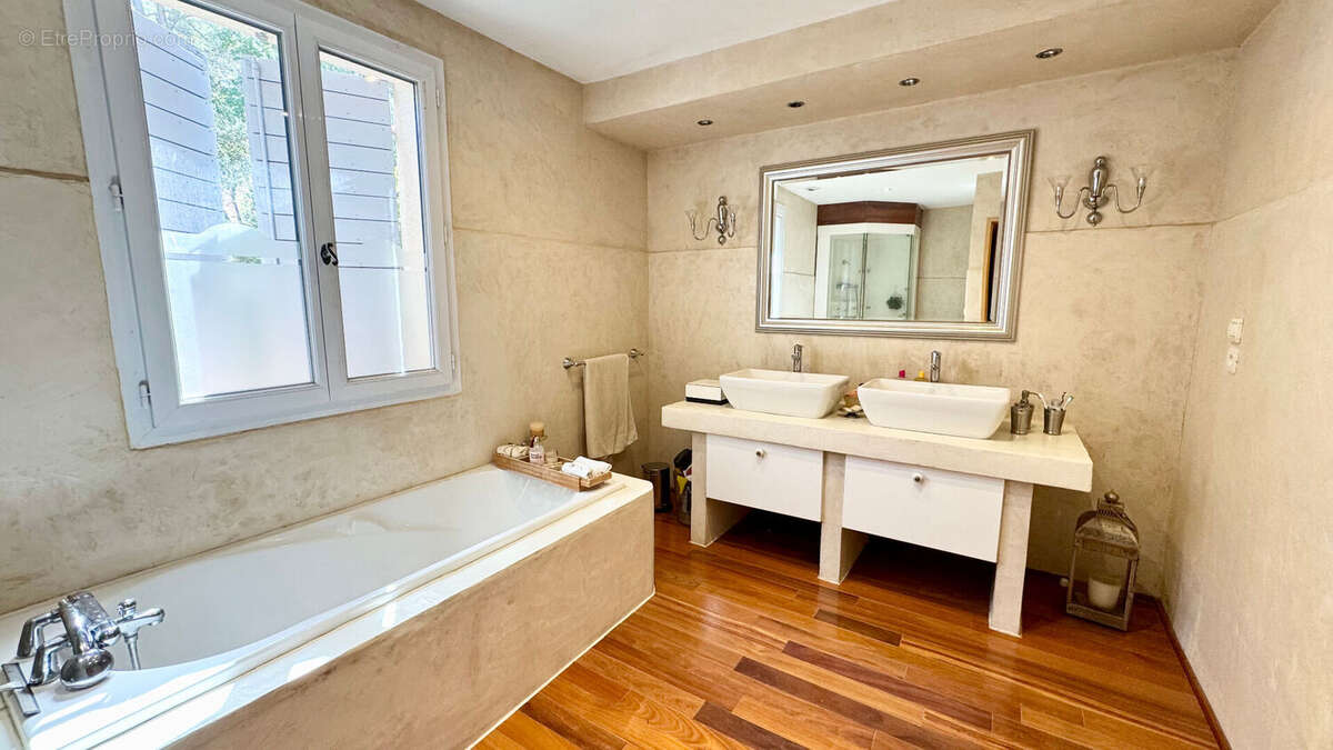 BOUC BEL AIR - Bastide type 6 de 200m² sur 4000 m² de terrain - photo 13
