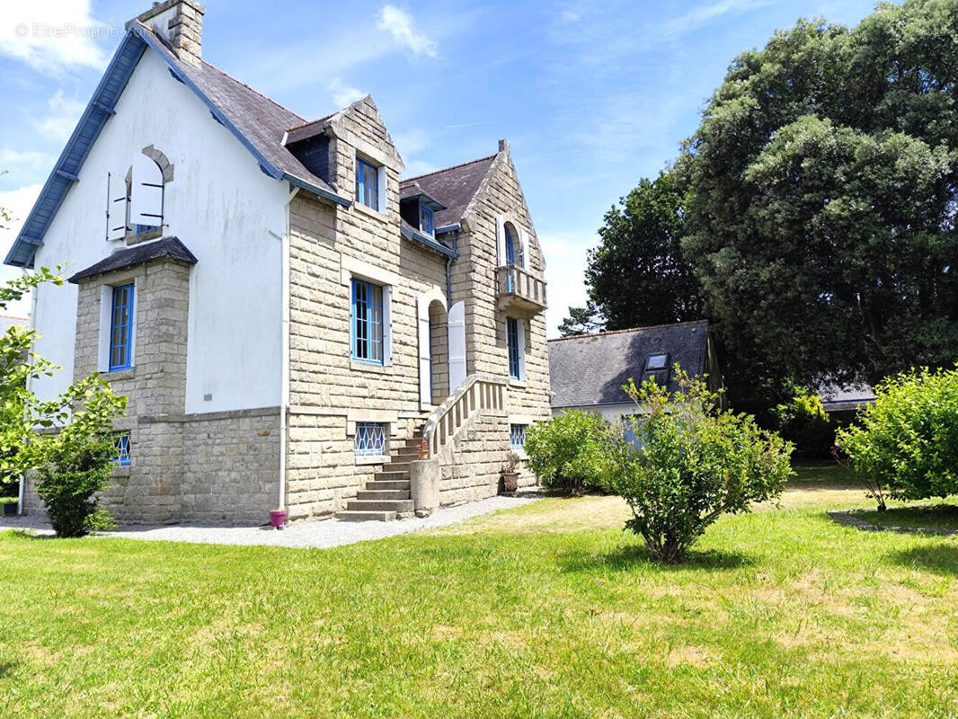 Maison à COMBRIT