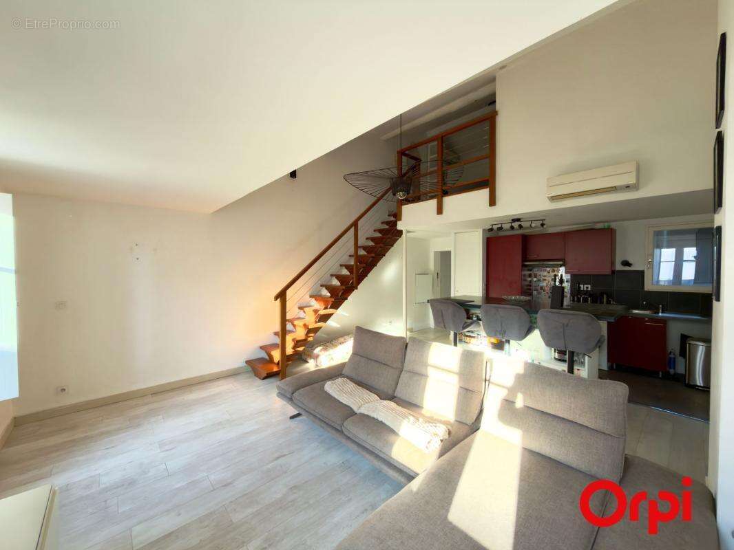 Appartement à MARSEILLE-2E