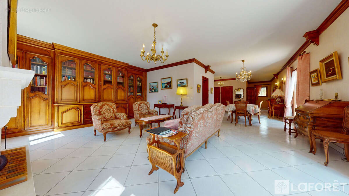 Maison à LACHASSAGNE