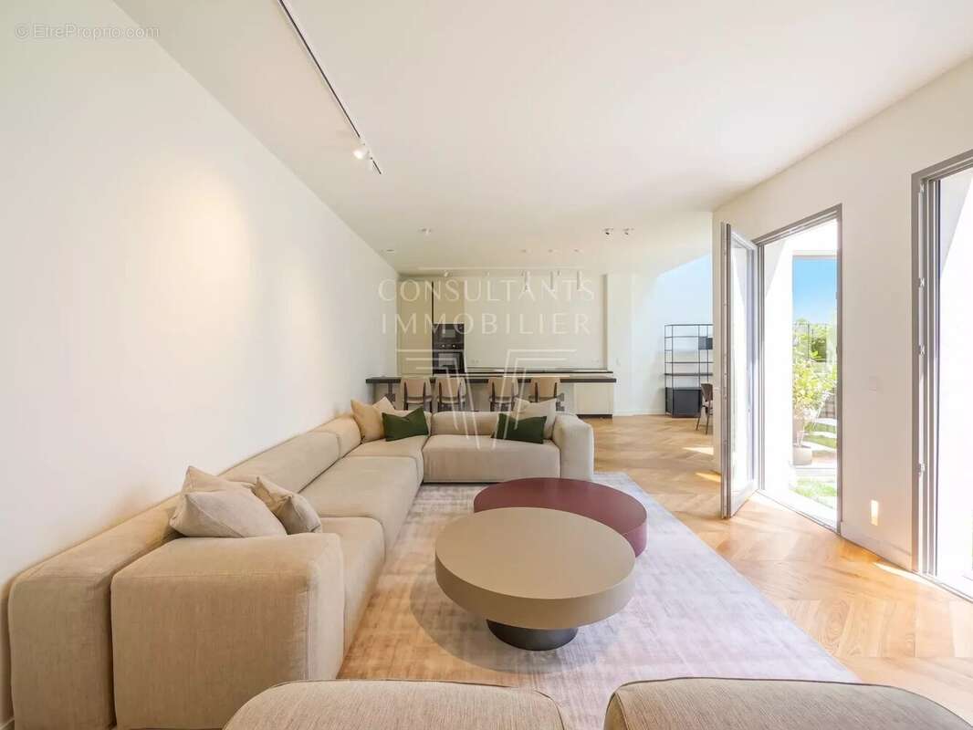 Maison à PARIS-14E