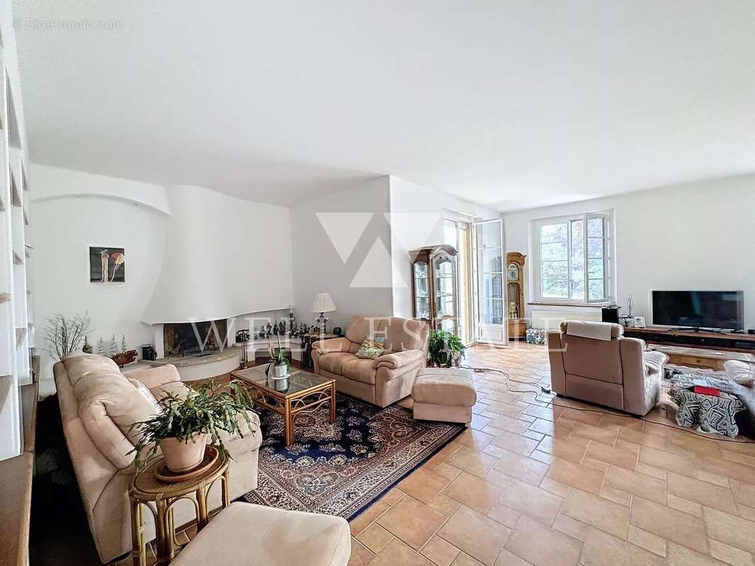 Maison à ROQUEFORT-LES-PINS