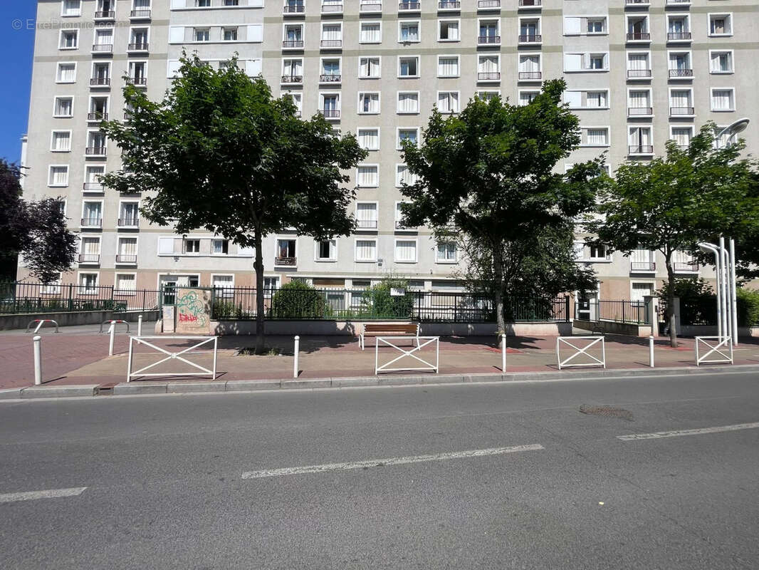 Commerce à MONTROUGE