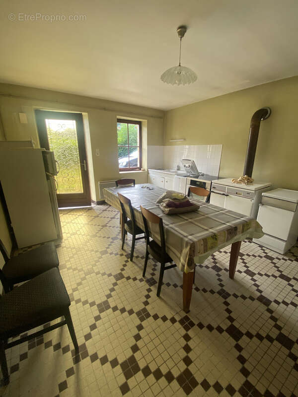 Maison à AILLIERES-BEAUVOIR