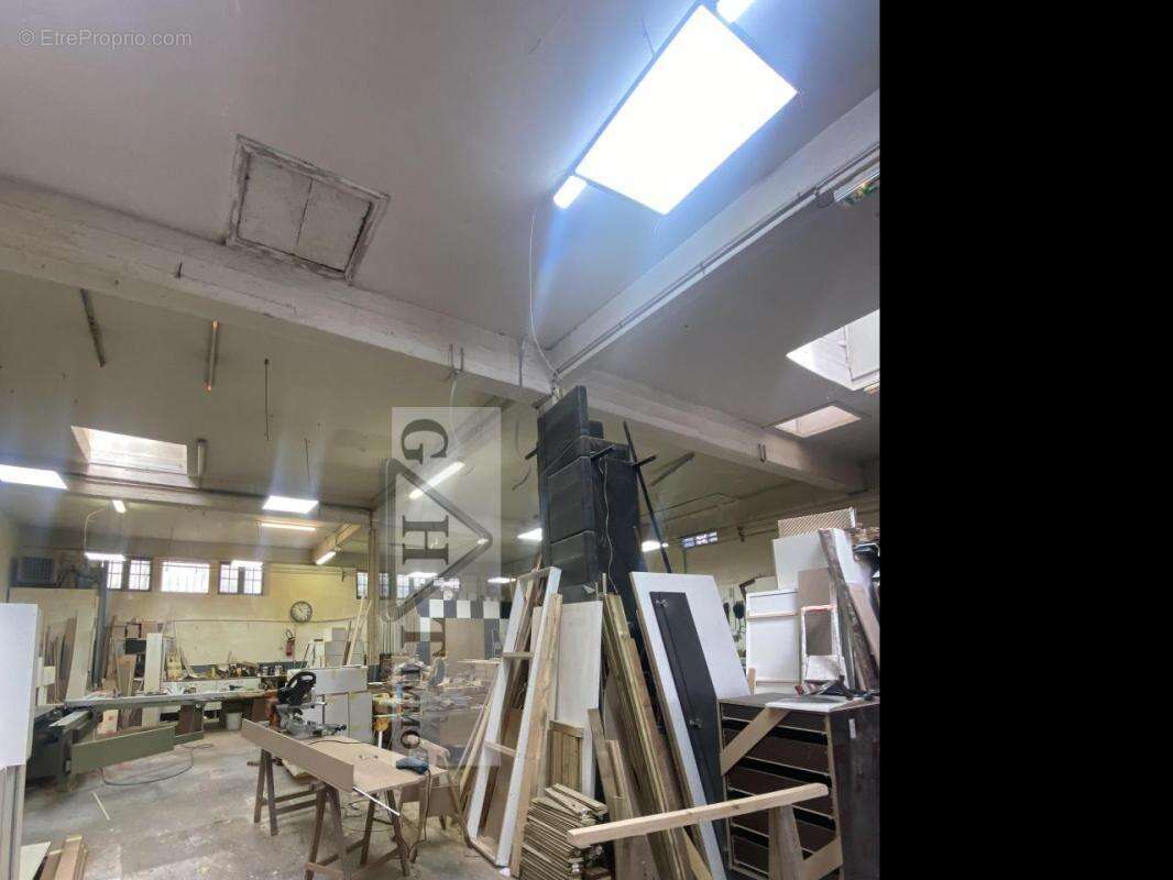 Local d'activités 800m2 à vendre Montreuil - photo 3