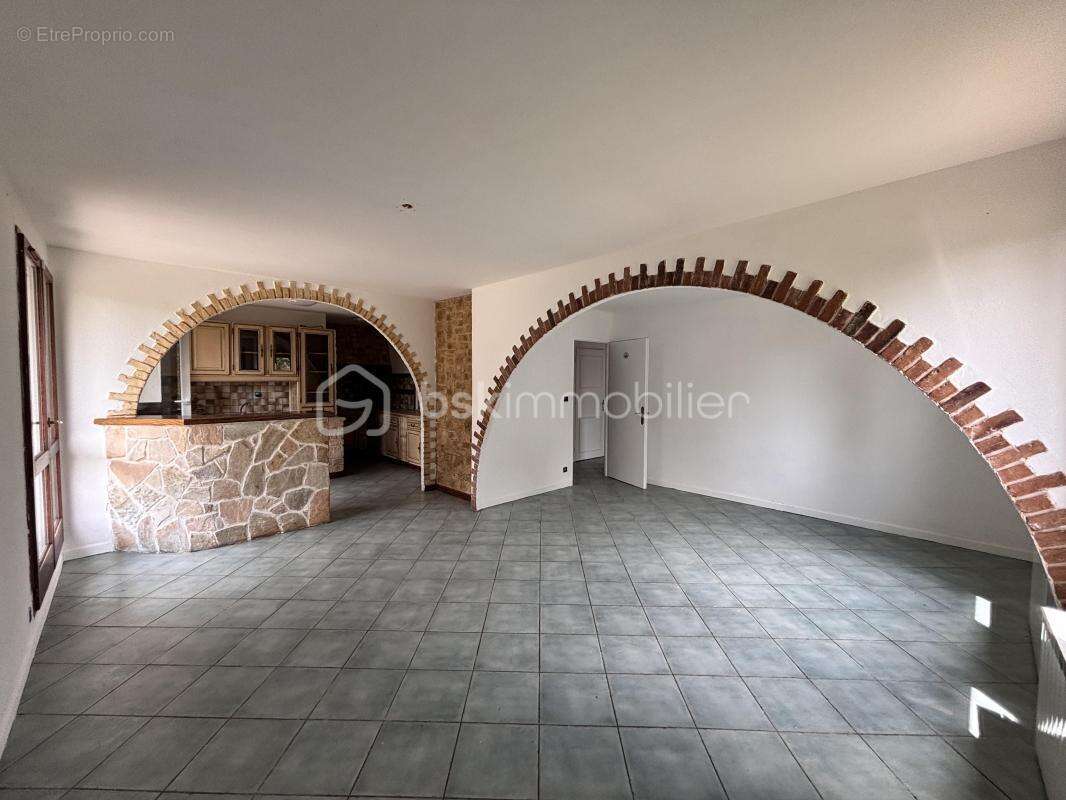 Appartement à CULOZ