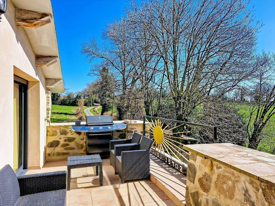 Maison à VILLEFRANCHE-DE-PANAT