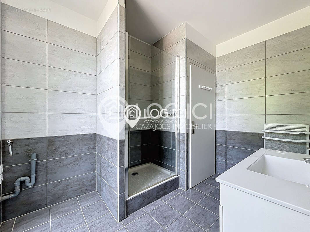 Appartement à NAY