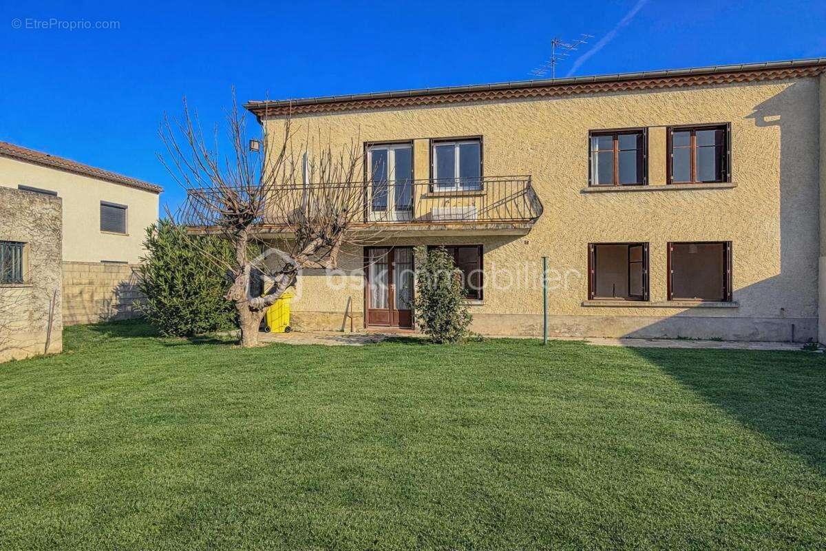 Maison à LE PONTET