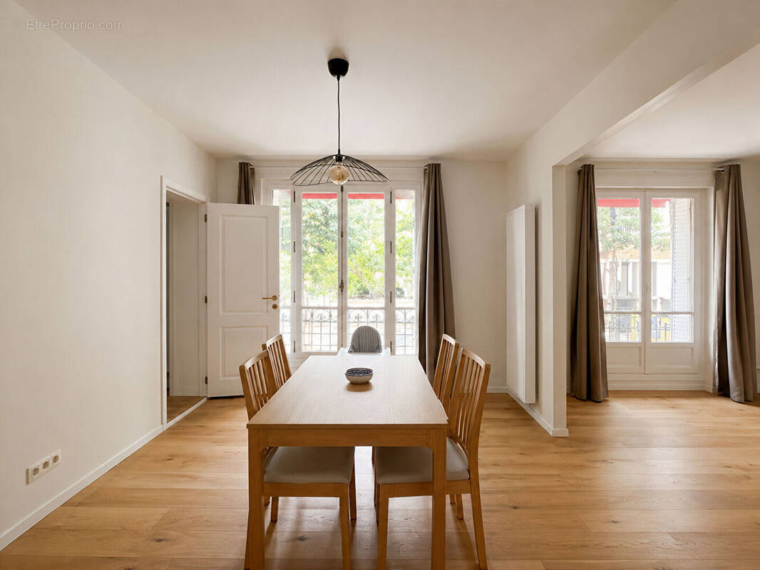 Appartement à PARIS-15E