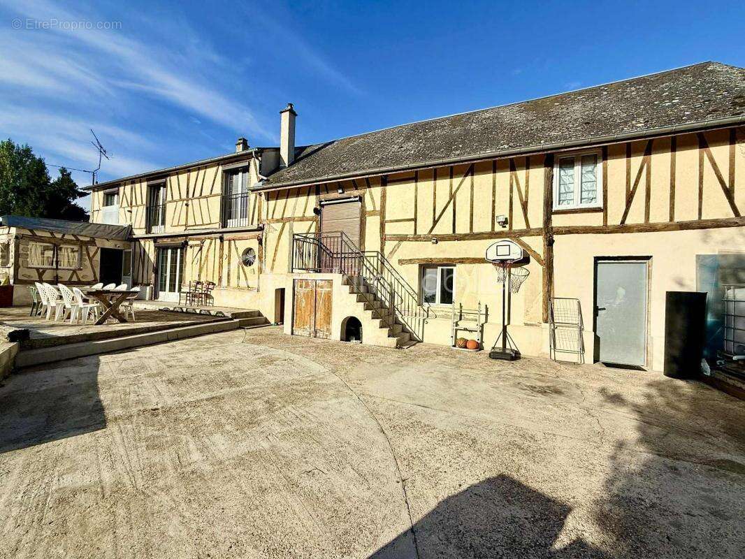 Maison à BERNEUIL-EN-BRAY