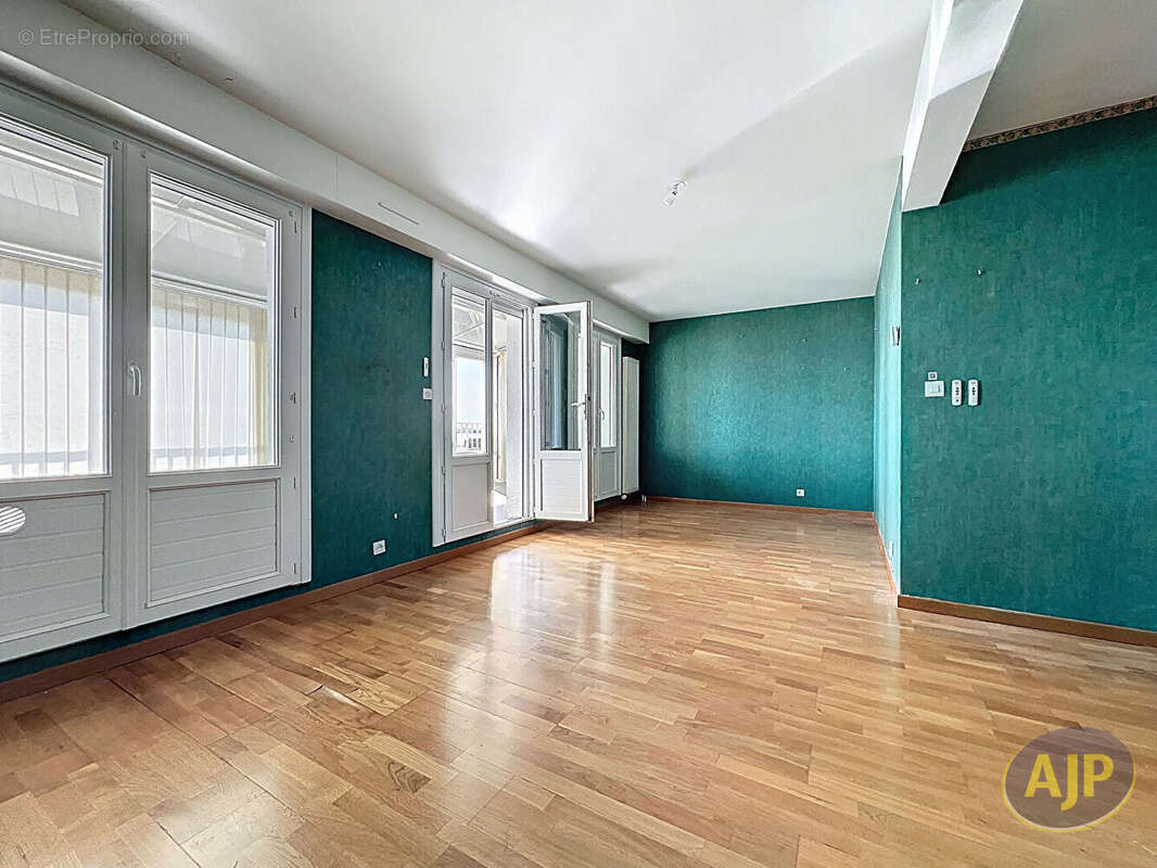 Appartement type 2 avec vue dégagée - CENTRE VILLE - photo 3