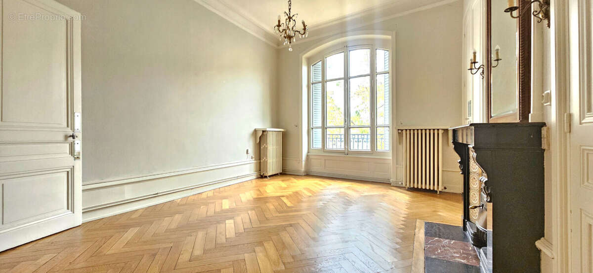 Appartement à LYON-8E