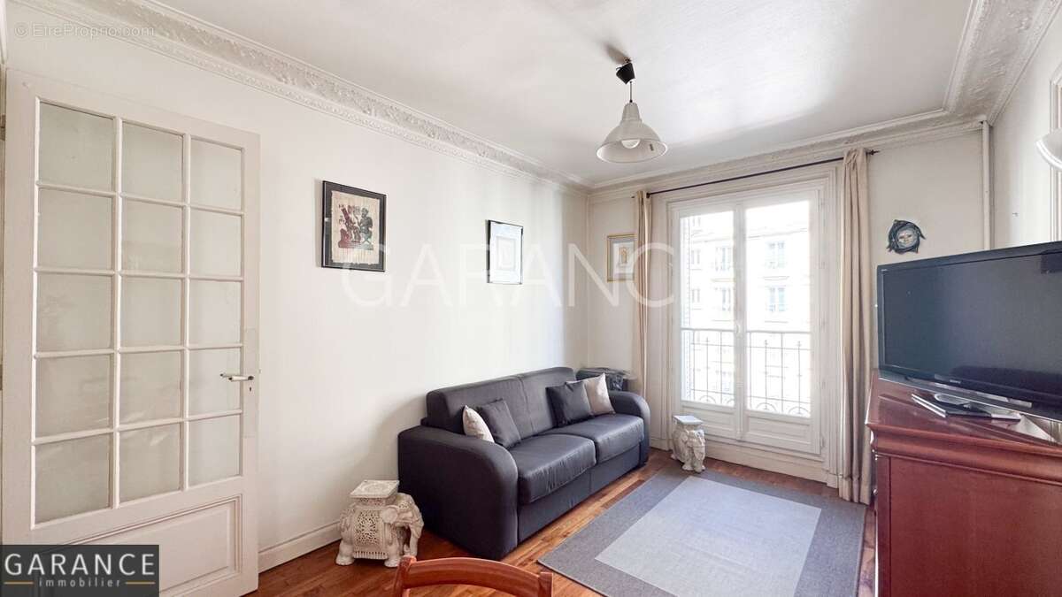Appartement à PARIS-14E