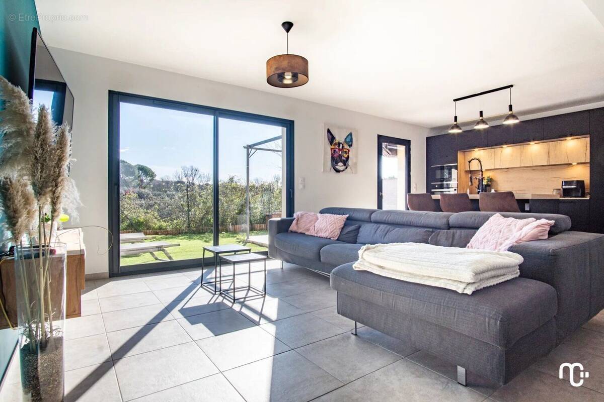 Maison à POURRIERES