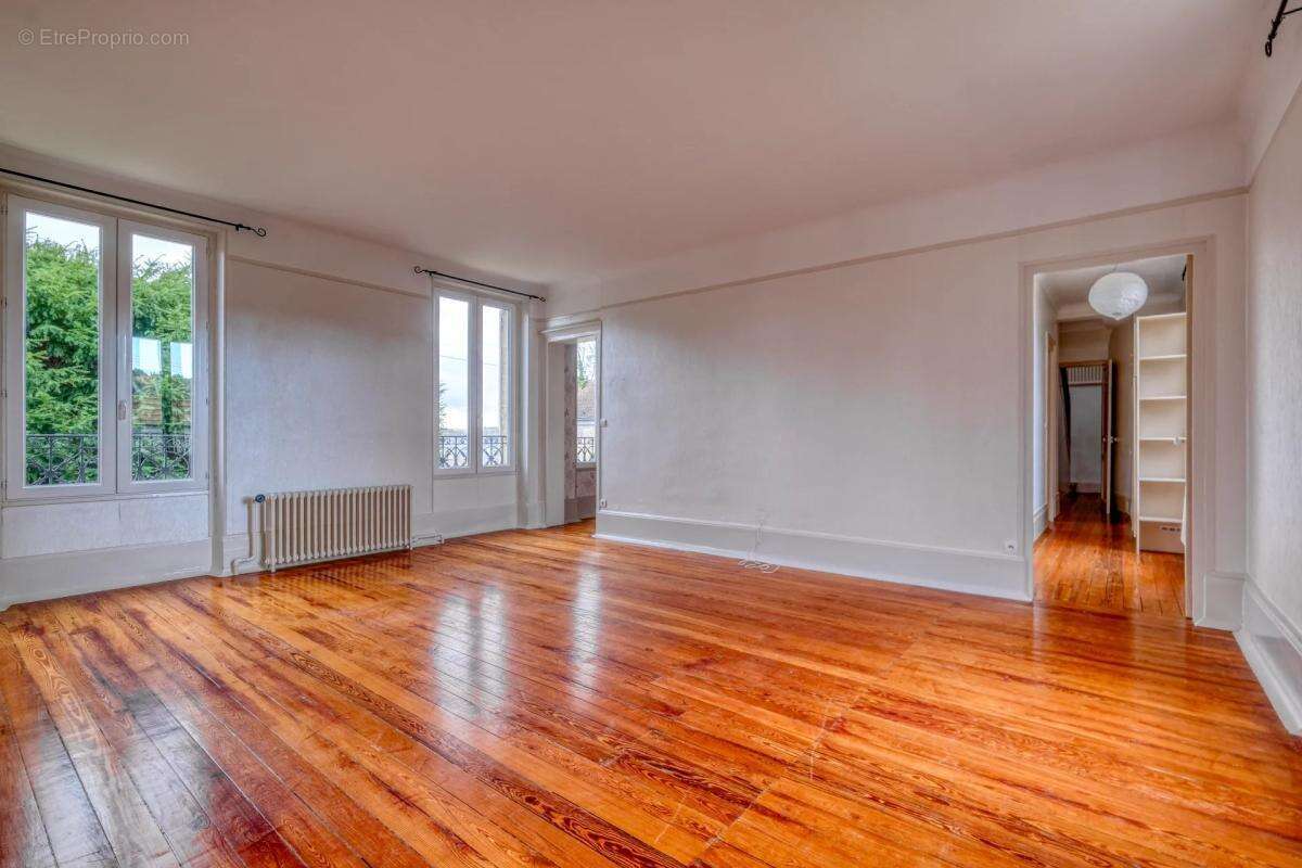 Maison à SAINT-LEU-D&#039;ESSERENT