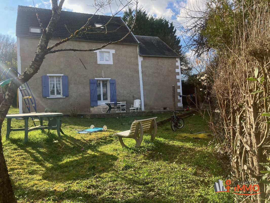 Maison à SOUGERES-EN-PUISAYE