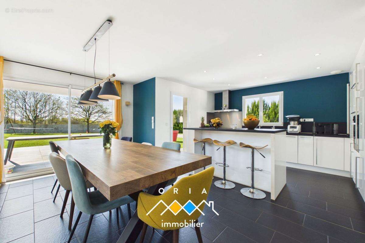 Maison à THIAUCOURT-REGNIEVILLE