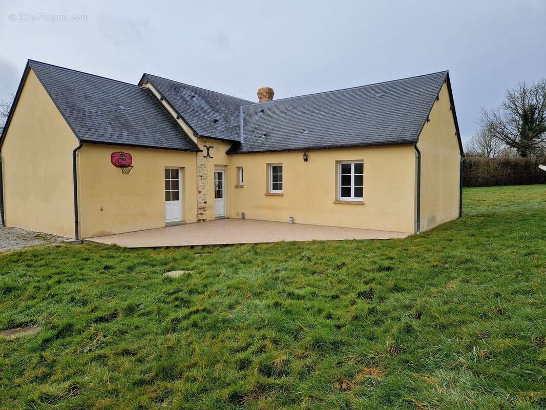 Maison à LA FERRIERE-BECHET