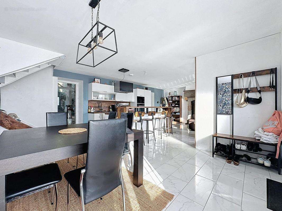 Maison à LE TRONCHET