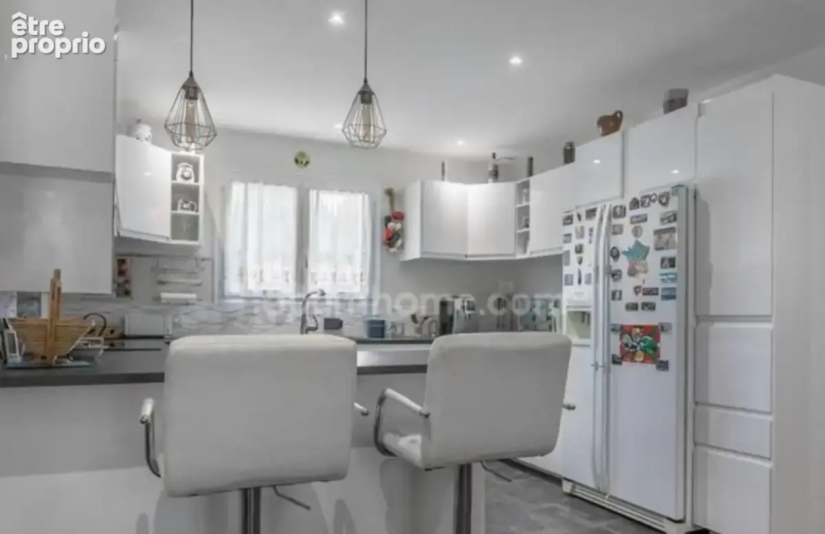 Maison de plain pied de 110 m² avec piscine, garage et dépendances CESTAS (33) - photo 3