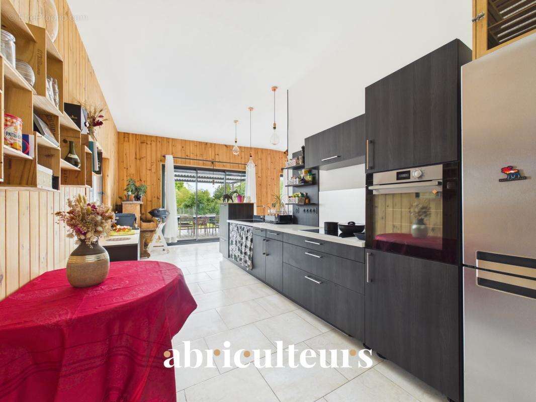 Belle maison contemporaine de 120 m² dans la verdure en vente à Les Touches (44390) - photo 4