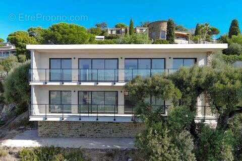 Appartement 101 m² à Le Lavandou  - photo 3