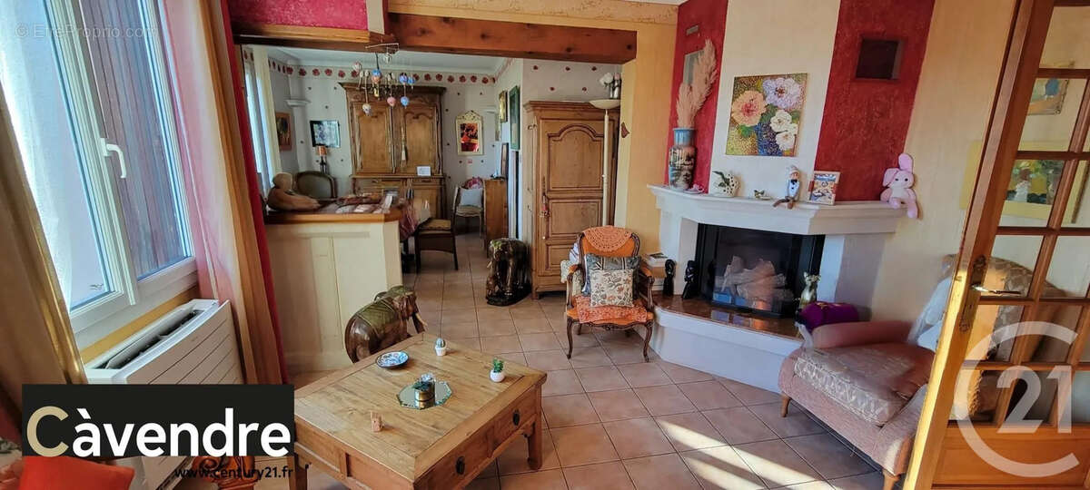 Maison à LE PONTET
