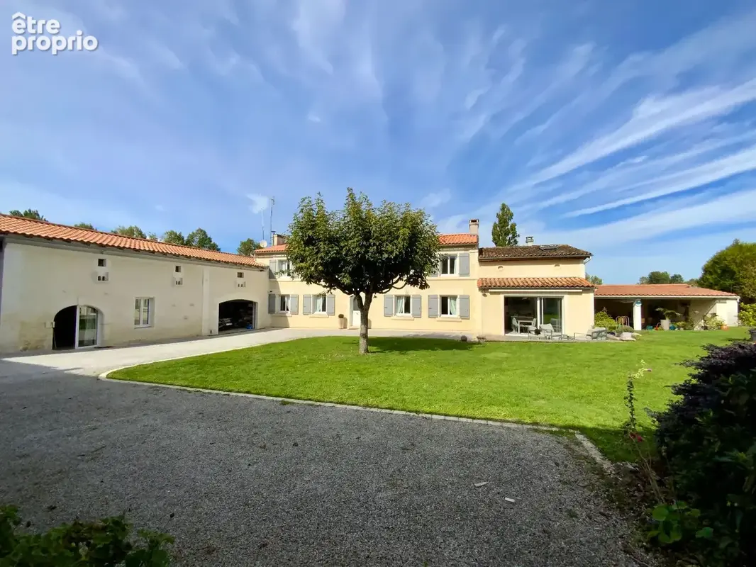Demeure charentaise proche de Jonzac et Cognac - photo 8