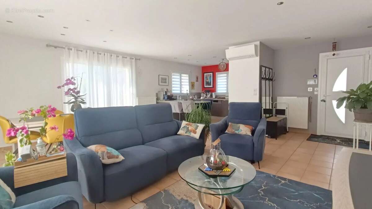 Maison à NEUVILLE-DE-POITOU