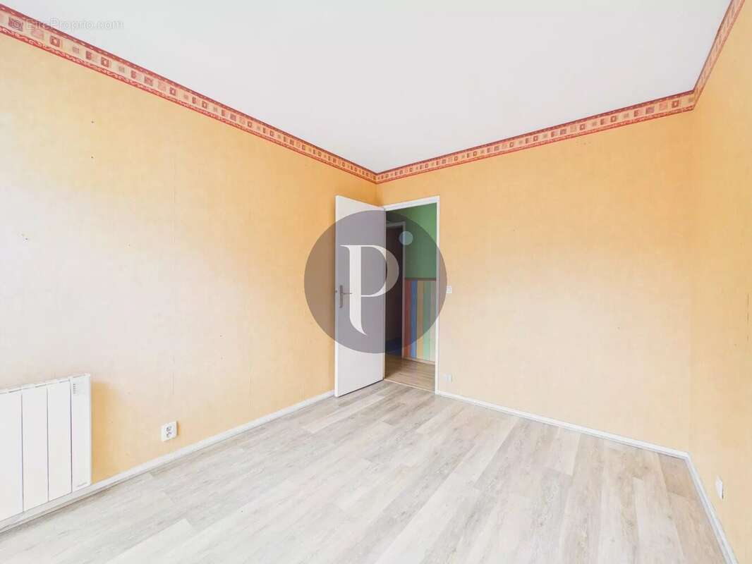 Appartement à VERRIERES-LE-BUISSON
