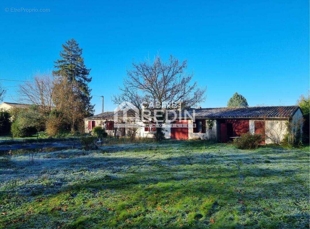 Maison à SAINT-MORILLON