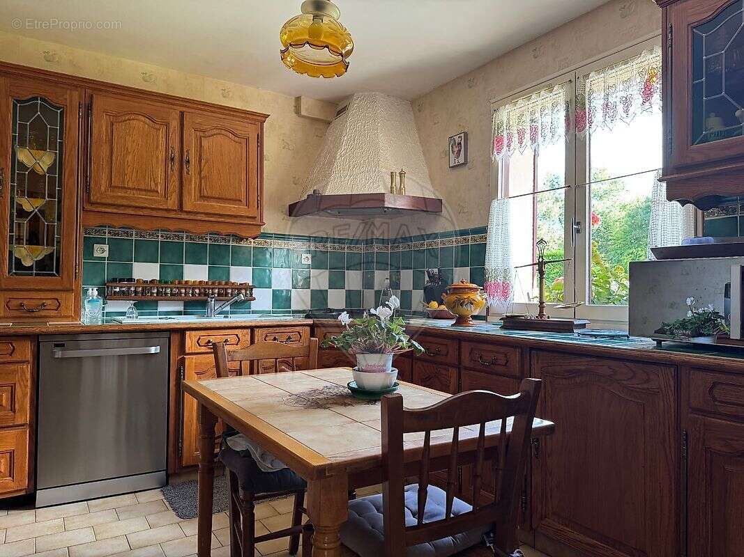 Maison à LA GUERCHE-SUR-L'AUBOIS