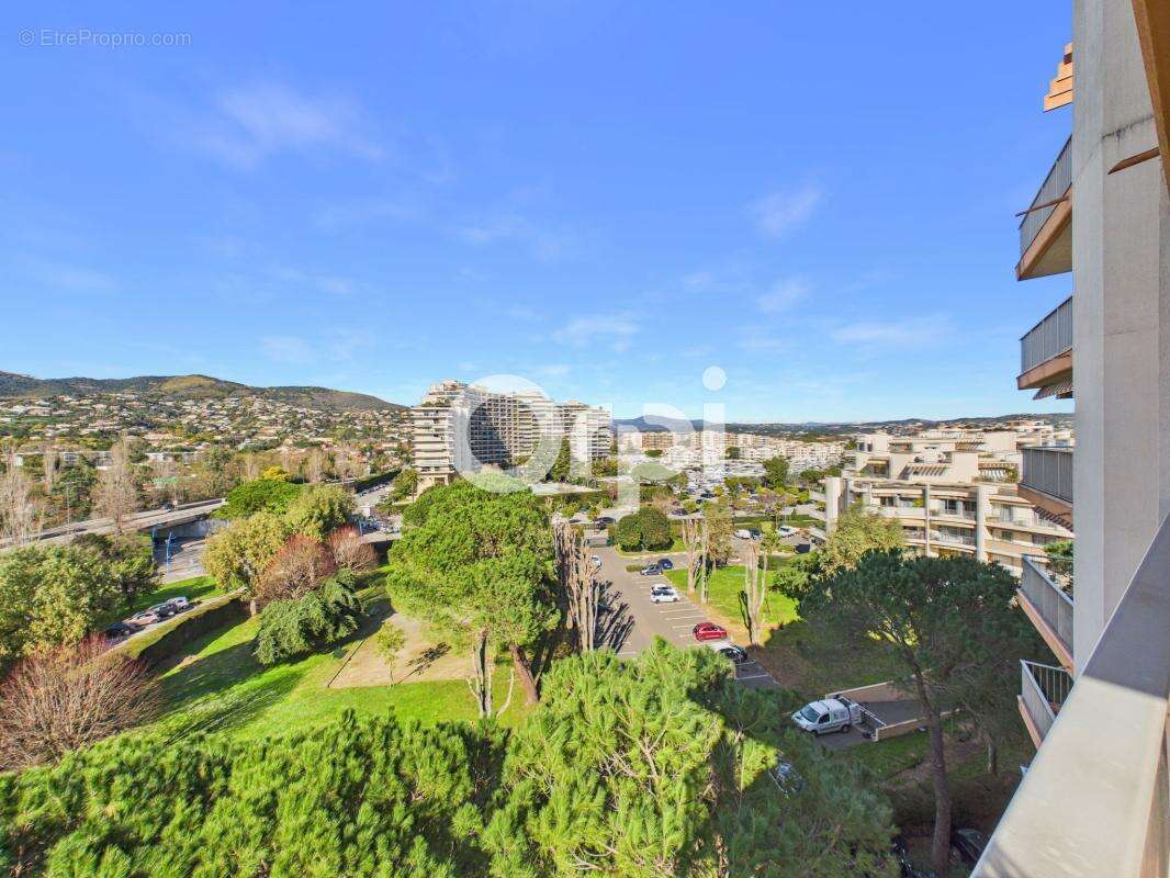 Appartement à MANDELIEU-LA-NAPOULE