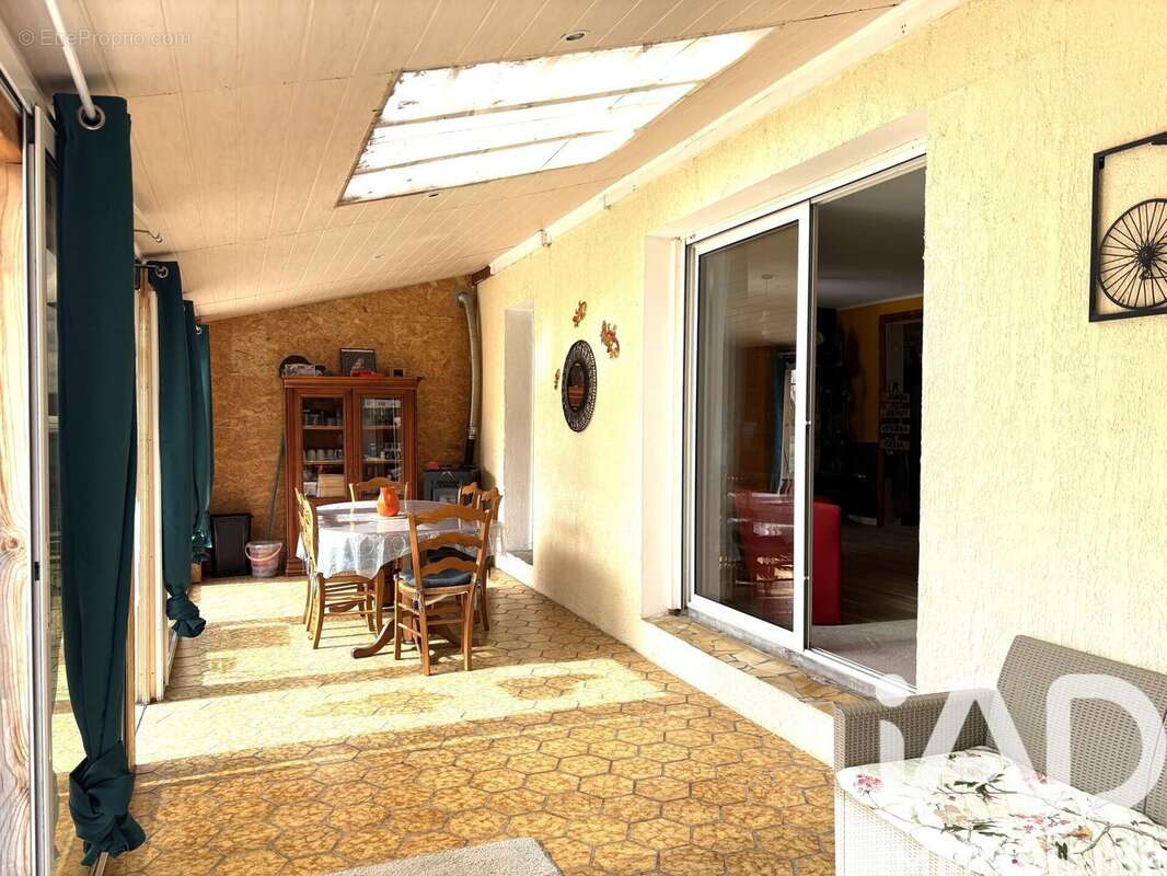 Maison 140 m² à Polignac  - photo 4