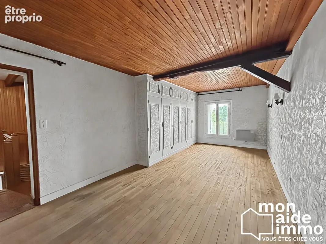 Maison 128 m² à Coutras  - photo 4
