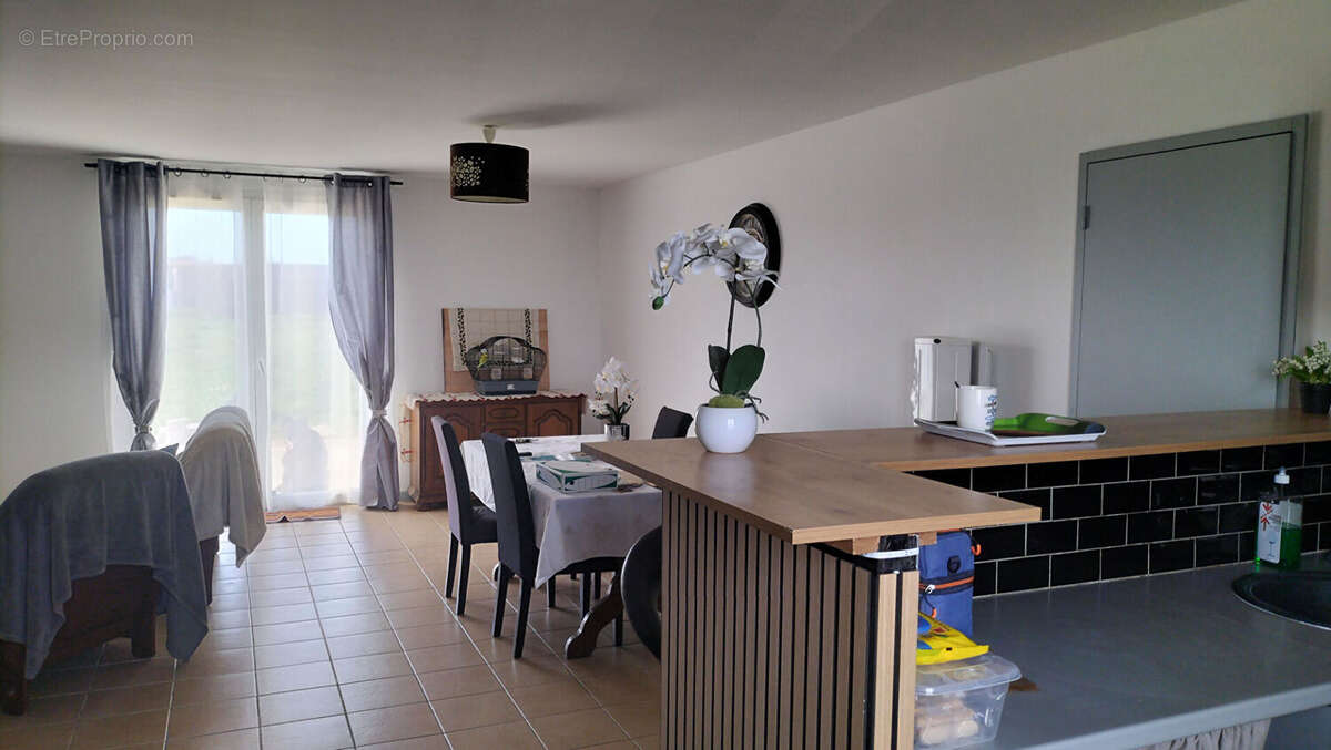 Maison à SAINT-COUTANT-LE-GRAND