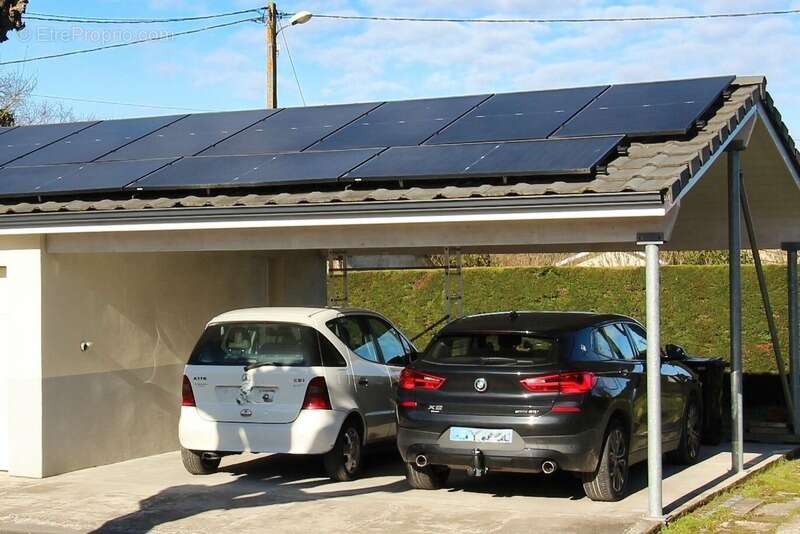 Maison à AMBARES-ET-LAGRAVE