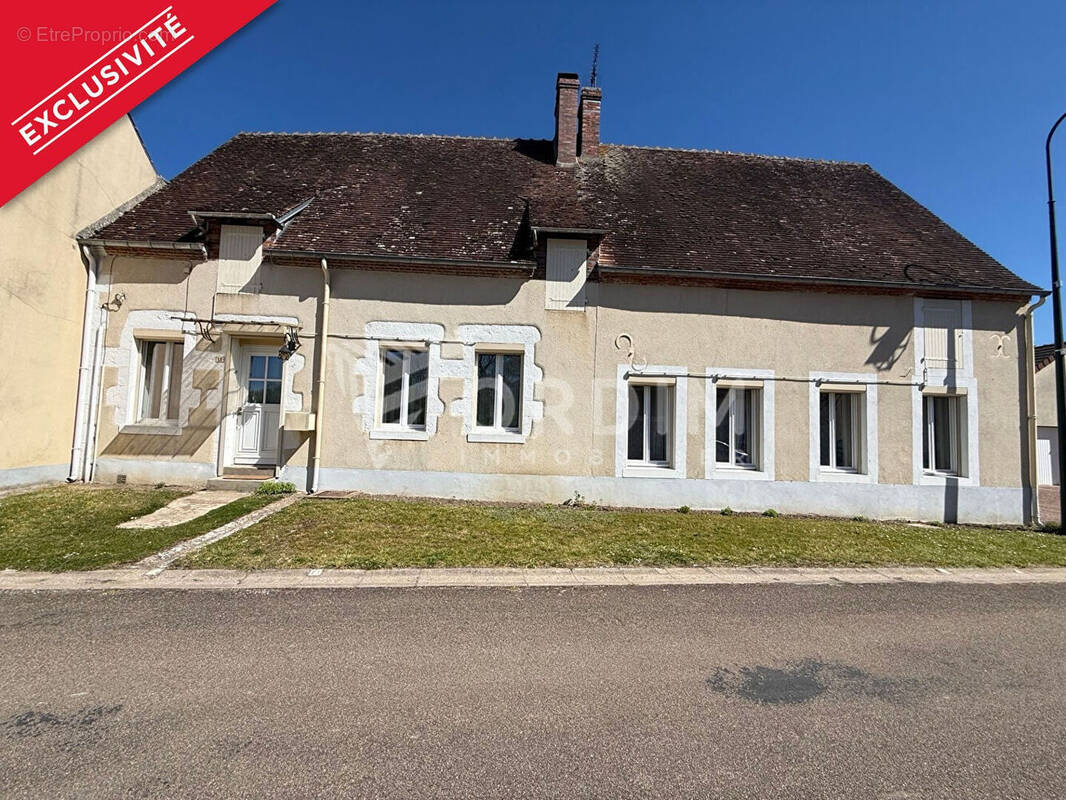 Maison à LAVAU
