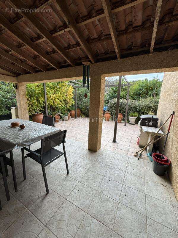 Maison à SAINT-SERIES