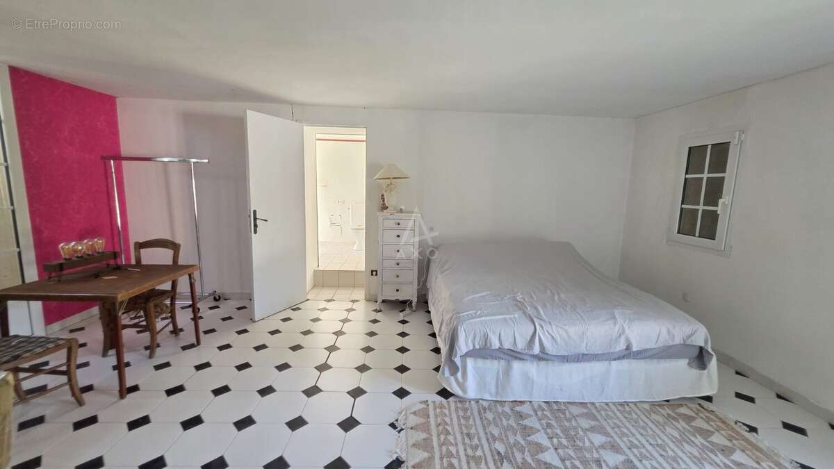 Maison à VILLEGOUGE