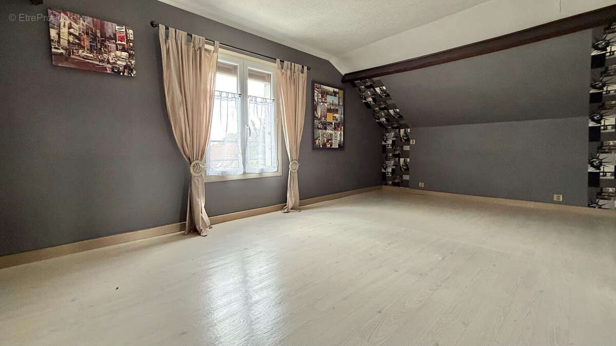 Maison à CORBEIL-ESSONNES