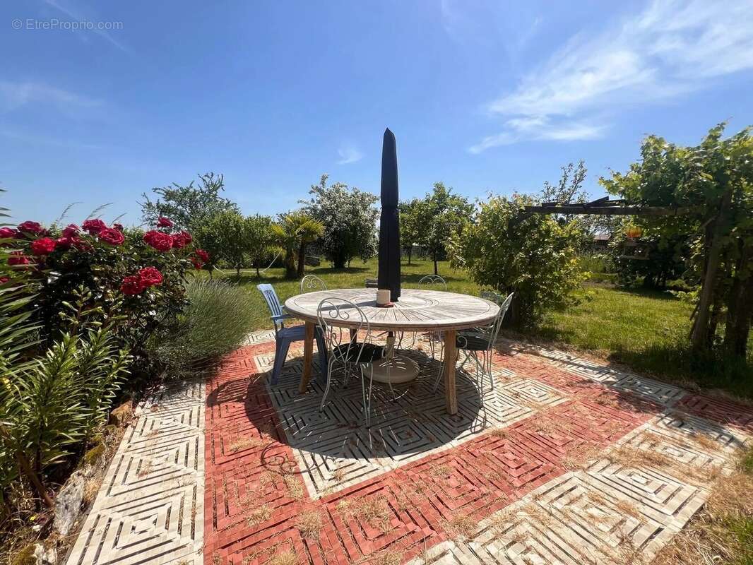 Ref 2230 - Maison en pierre, 6 chambres, verranda et sous-sol. - photo 18