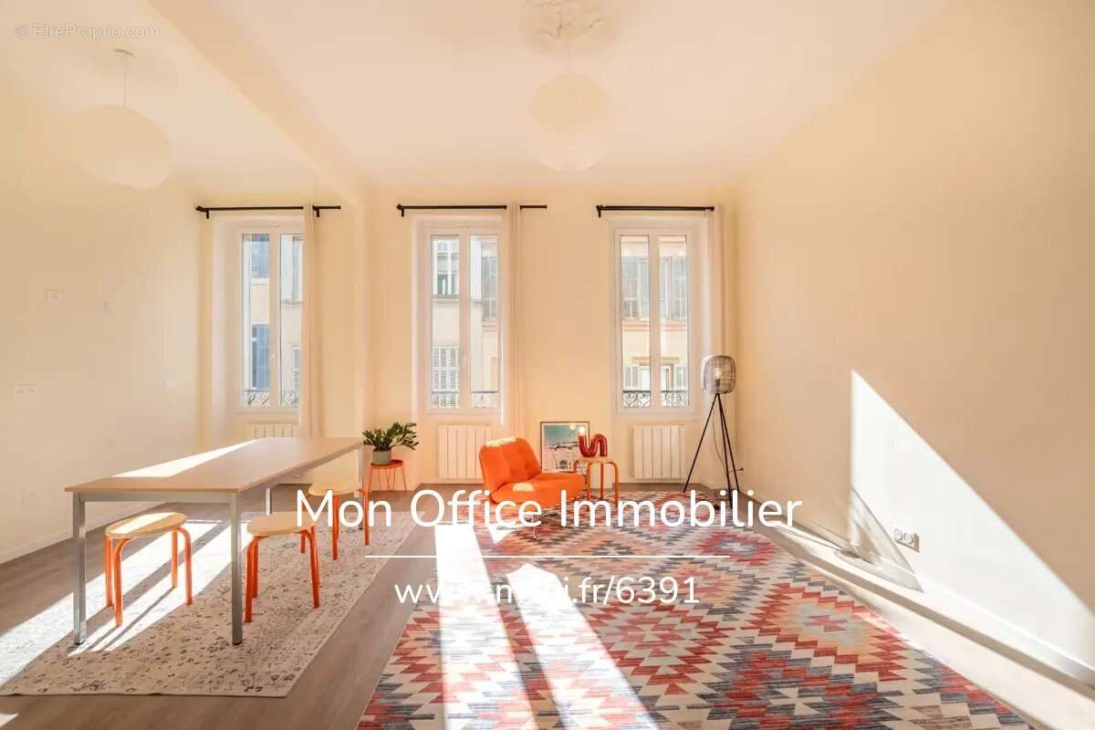 Appartement à MARSEILLE-1E