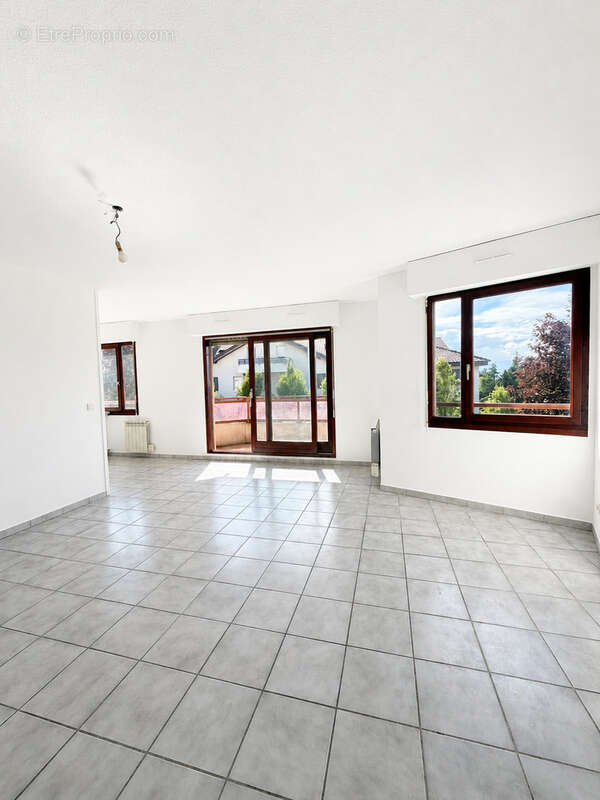 Appartement à VILLE-LA-GRAND