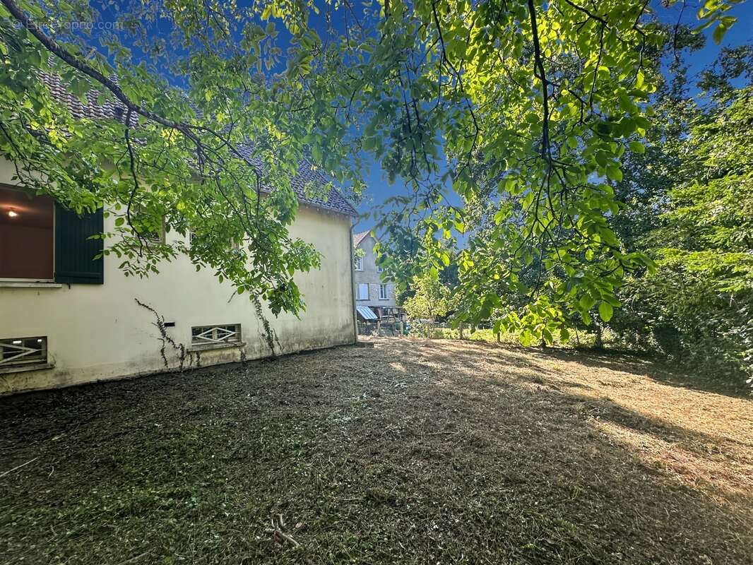 SOUPPES SUR LOING centre ville - Maison P5 de 122 m² - Terrain de 988 m² - photo 4