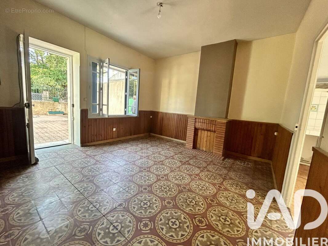 Maison 133 m² à Montblanc  - photo 3