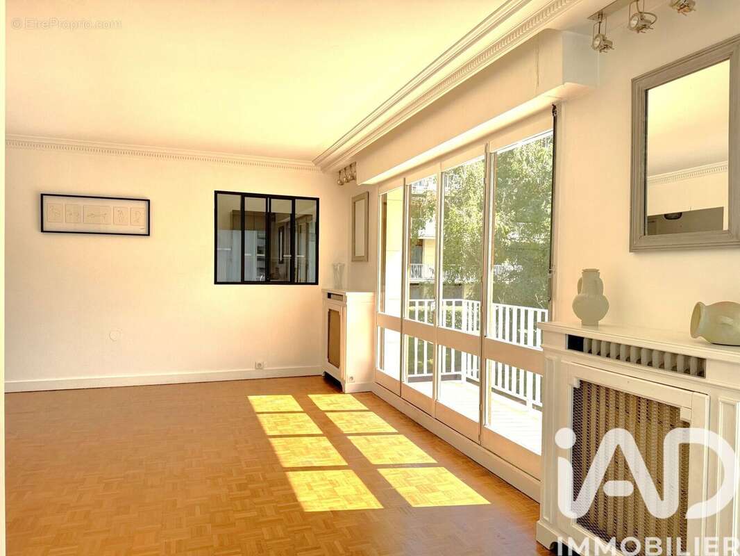 Photo 5 - Appartement à LA CELLE-SAINT-CLOUD