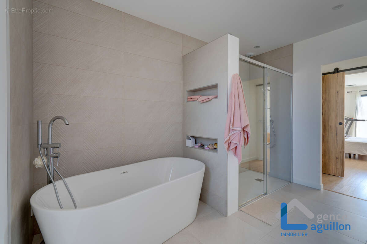 Propriété de prestige avec piscine et 2 studios indépendants à Hendaye - photo 14