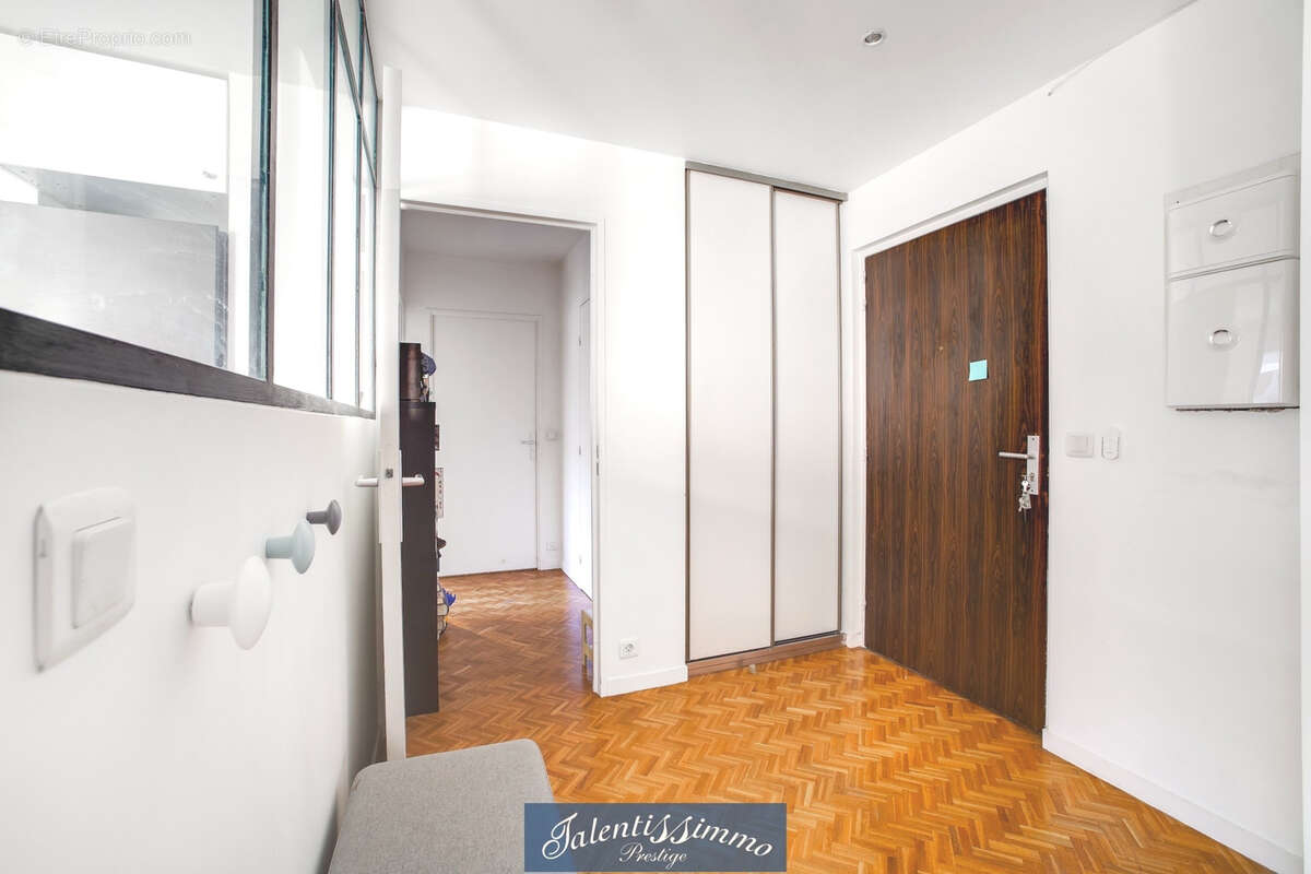 Appartement à PARIS-20E